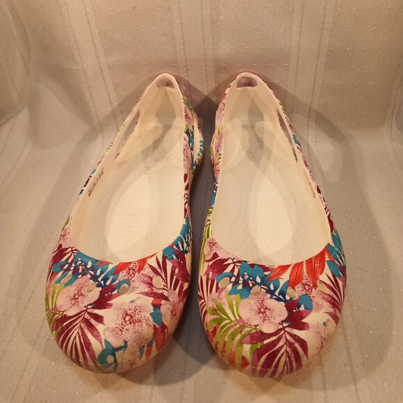 Crocs Women’s Floral Print Slip-On Flats – Size 7 - Picture 2 of 6